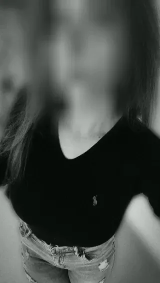 Amina, 26