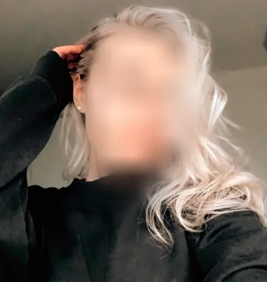Clara, 24