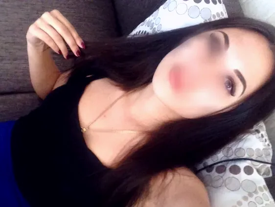 Elisabeth, 34