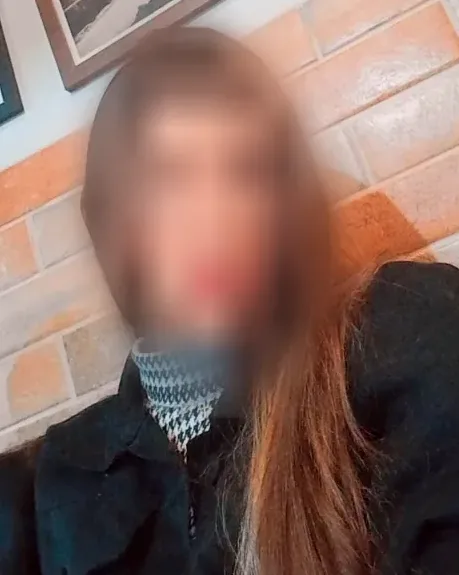 Kathrin, 25