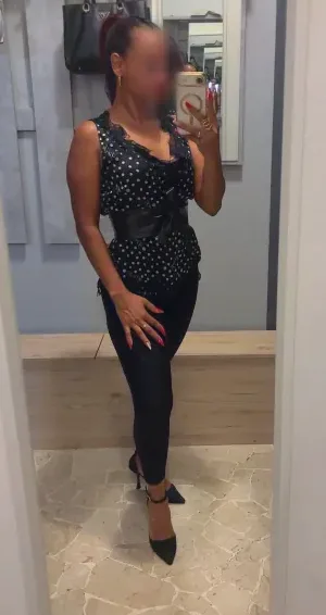 Leonie, 36
