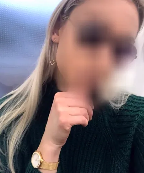 Melanie, 24