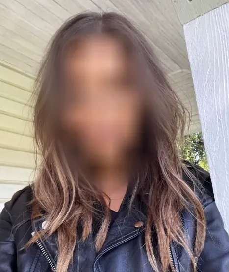 Nora, 32