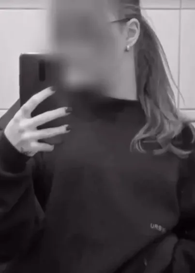 Sabine, 19