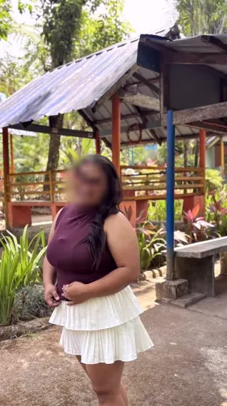 Theresa, 25